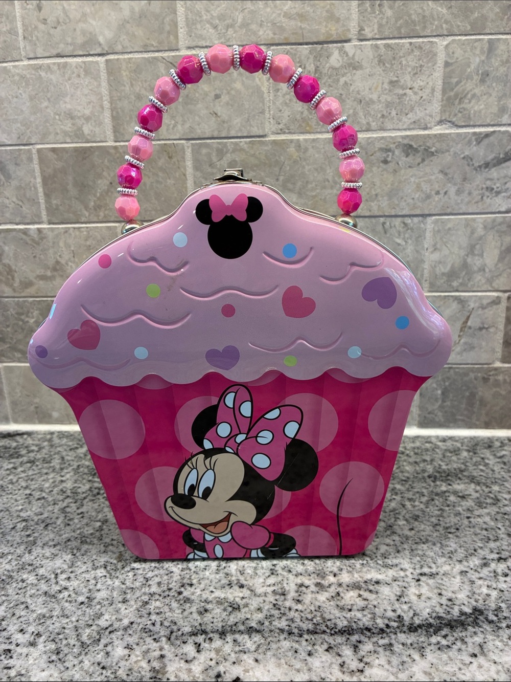 Disney Minnie Mouse Pink Cupcake Tin Handbag with Beaded Handle. B33